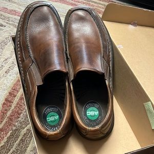 Skechers men’s shoes